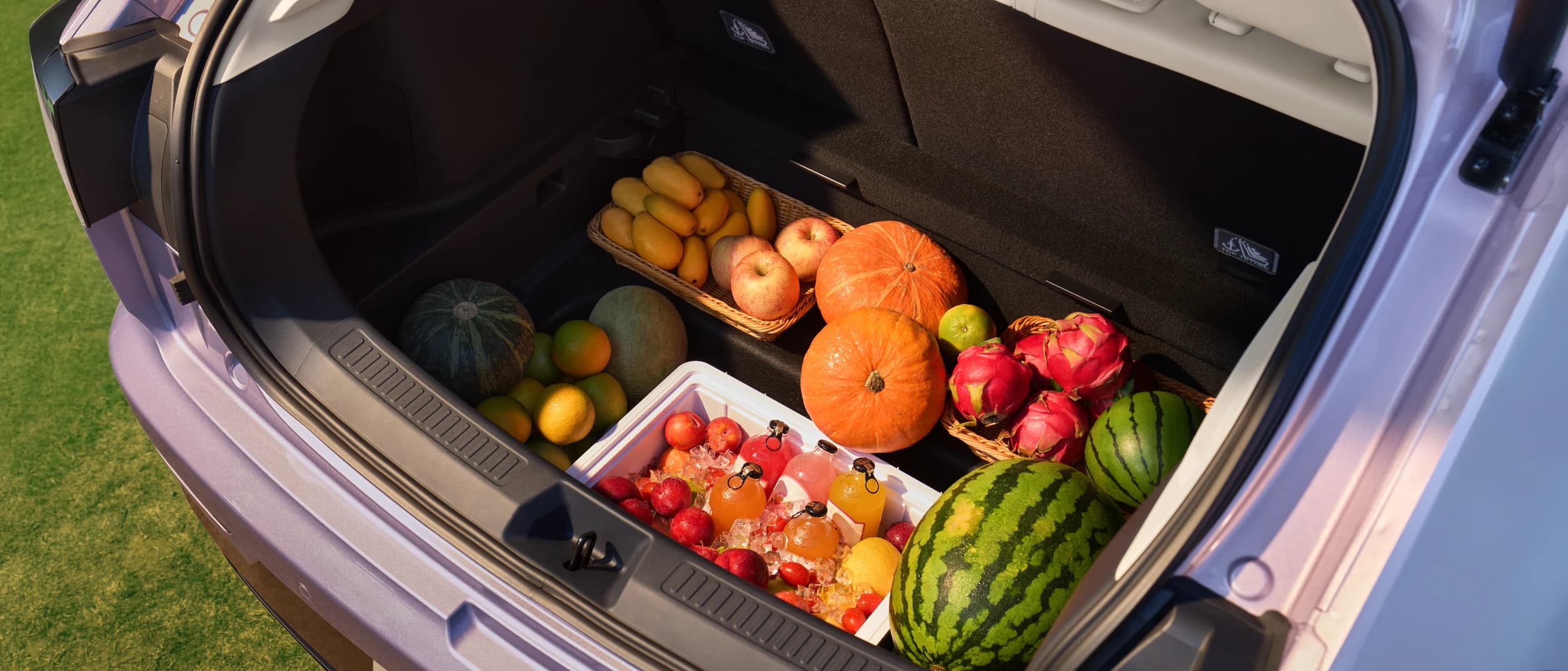 Interior do ARCFOX T1 com os bancos rebatidos
